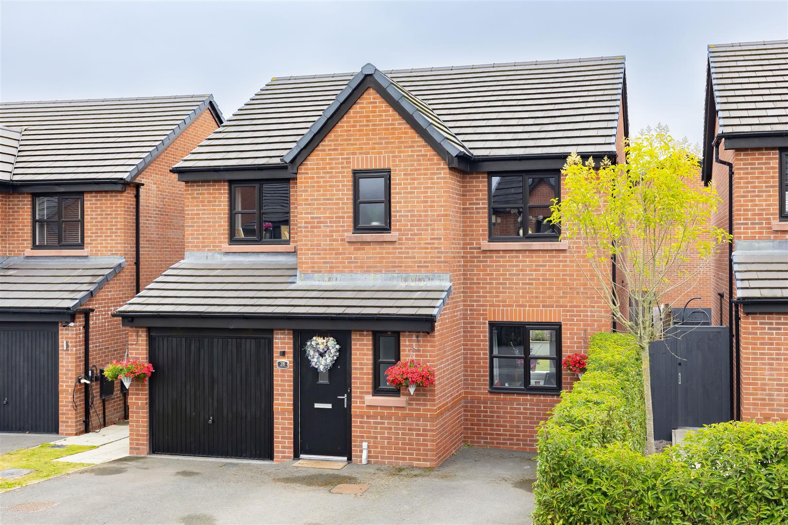 4 bed property in Grey Gables Avenue, Preston